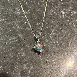 NWOT Iridescent stone necklace